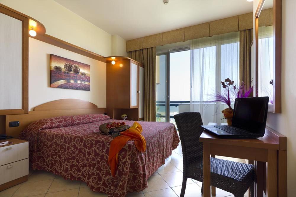 Hotel Palm Beach B&B Sea View リミニ エクステリア 写真